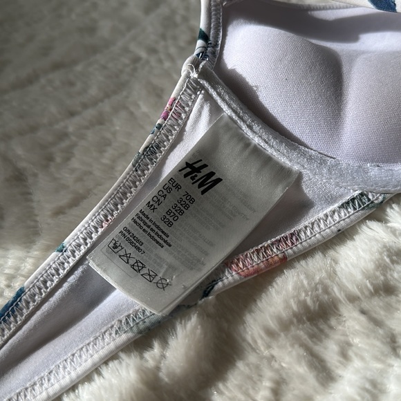 H & M push Up Bikini Top - Picture 3 of 5